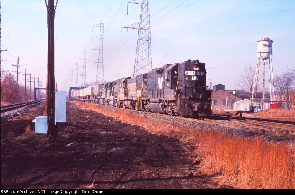 NW 4154 leads Apollo 2